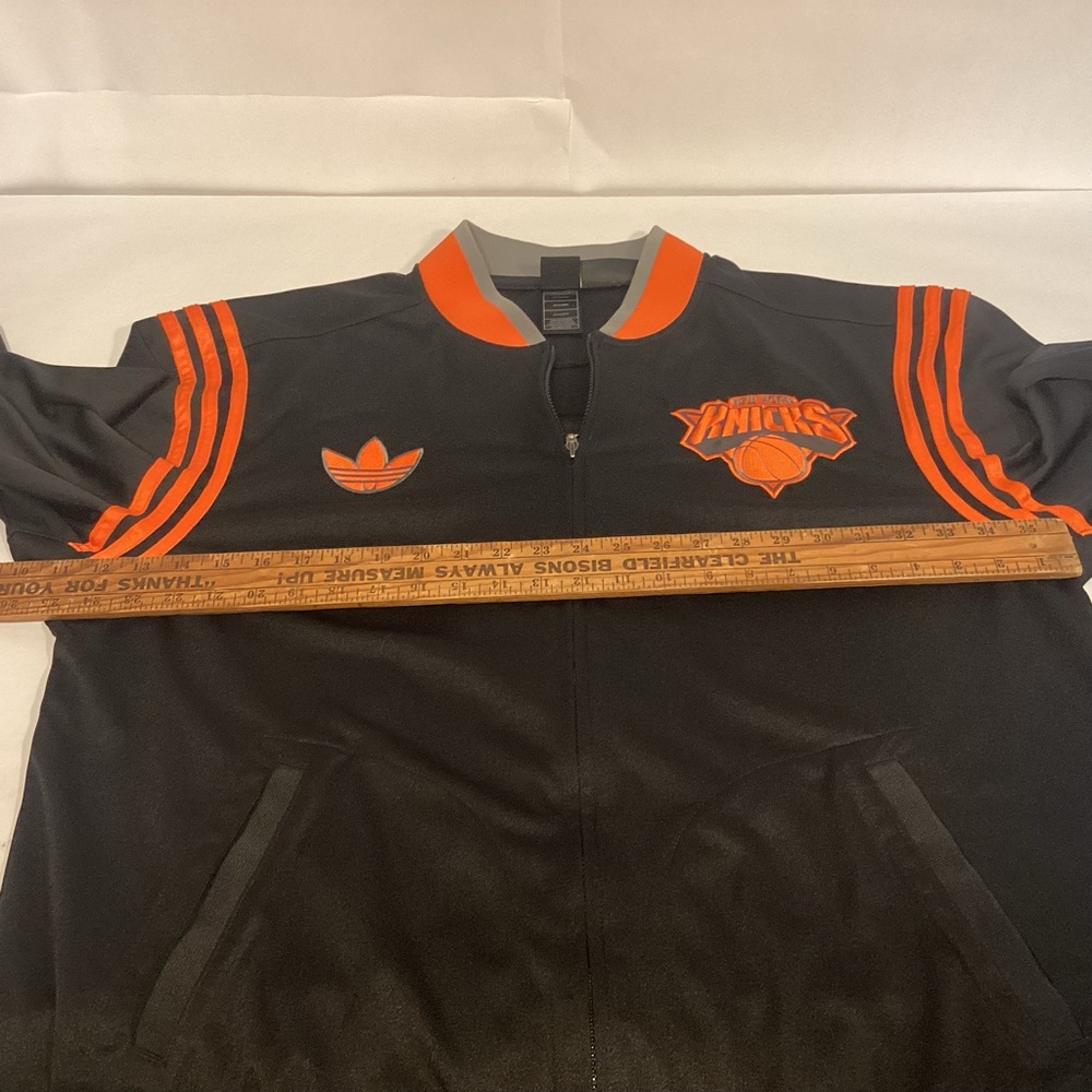 Limited Edition NBA Adidas New York Knicks Black and Orange Jacket Mens size XXL - Picture 11 of 11